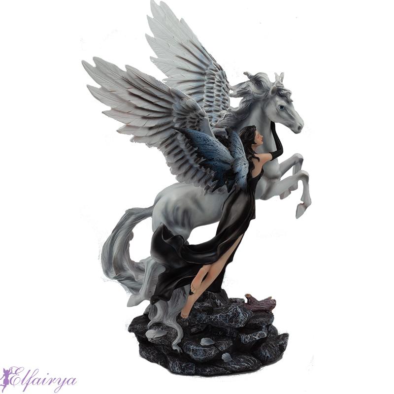 Fee "Ravena" fliegt mit Pegasus